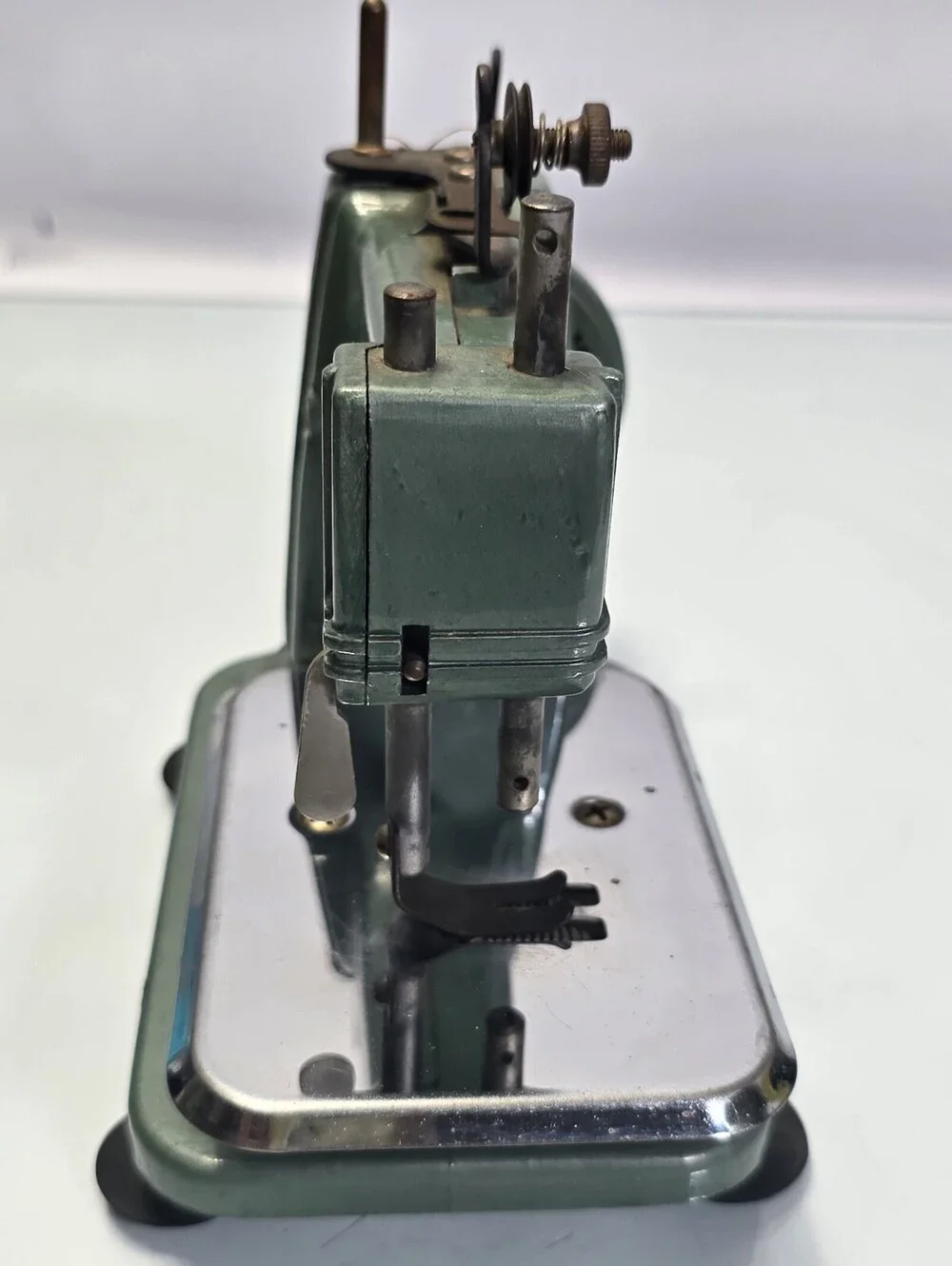 Vintage Betsy Ross Miniature Metal Sewing Machine As Is